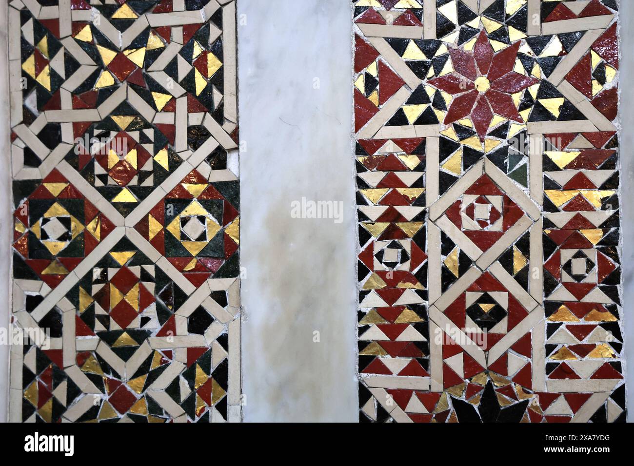 Sol en mosaïque dans la cathédrale de Monreale en Sicile Italie Banque D'Images