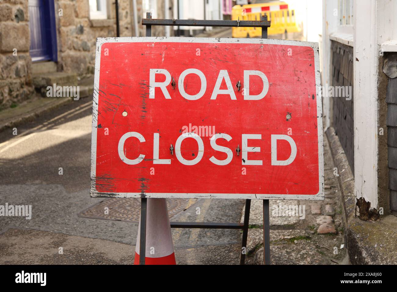 Road Closed sign, Street-an-Pol, équipé Ives, Cornwall, England, ROYAUME-UNI, 2024 Banque D'Images