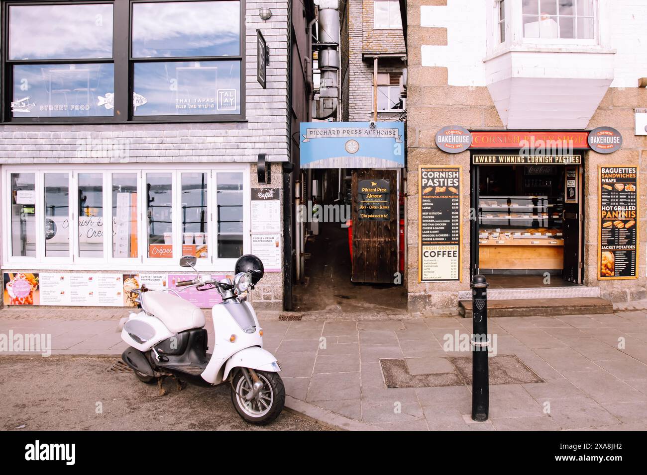 The Pilchard Press Ale House, Wharf Road, équipé Ives, Cornwall, England, ROYAUME-UNI, 2024 Banque D'Images