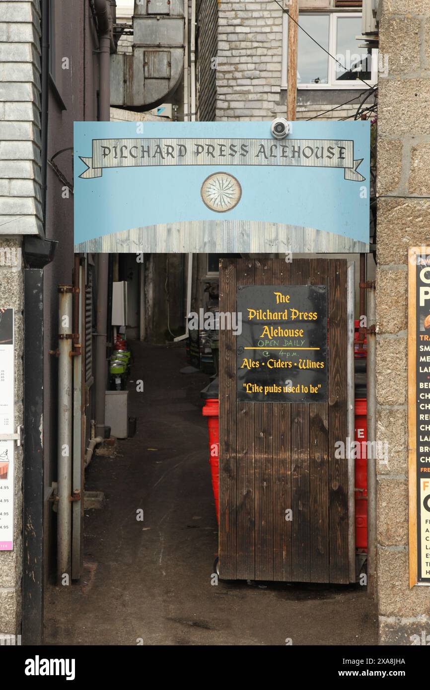 The Pilchard Press Ale House, Wharf Road, équipé Ives, Cornwall, England, ROYAUME-UNI, 2024 Banque D'Images