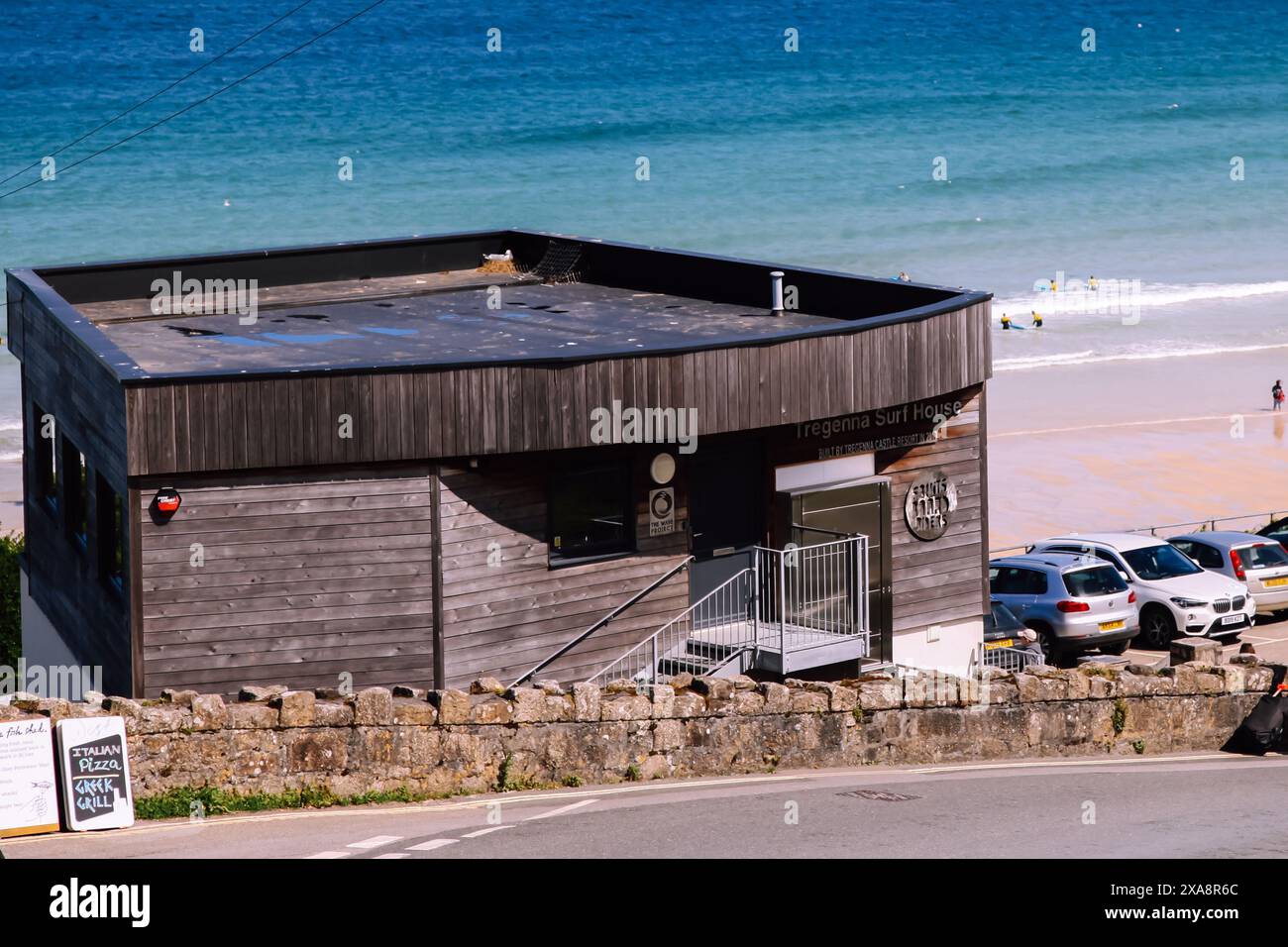 Tregenna Surf House, maison des Saints Board Riders, sur la côte de nouveaux Ives, Cornwall, Angleterre, Royaume-Uni, 2024 Banque D'Images