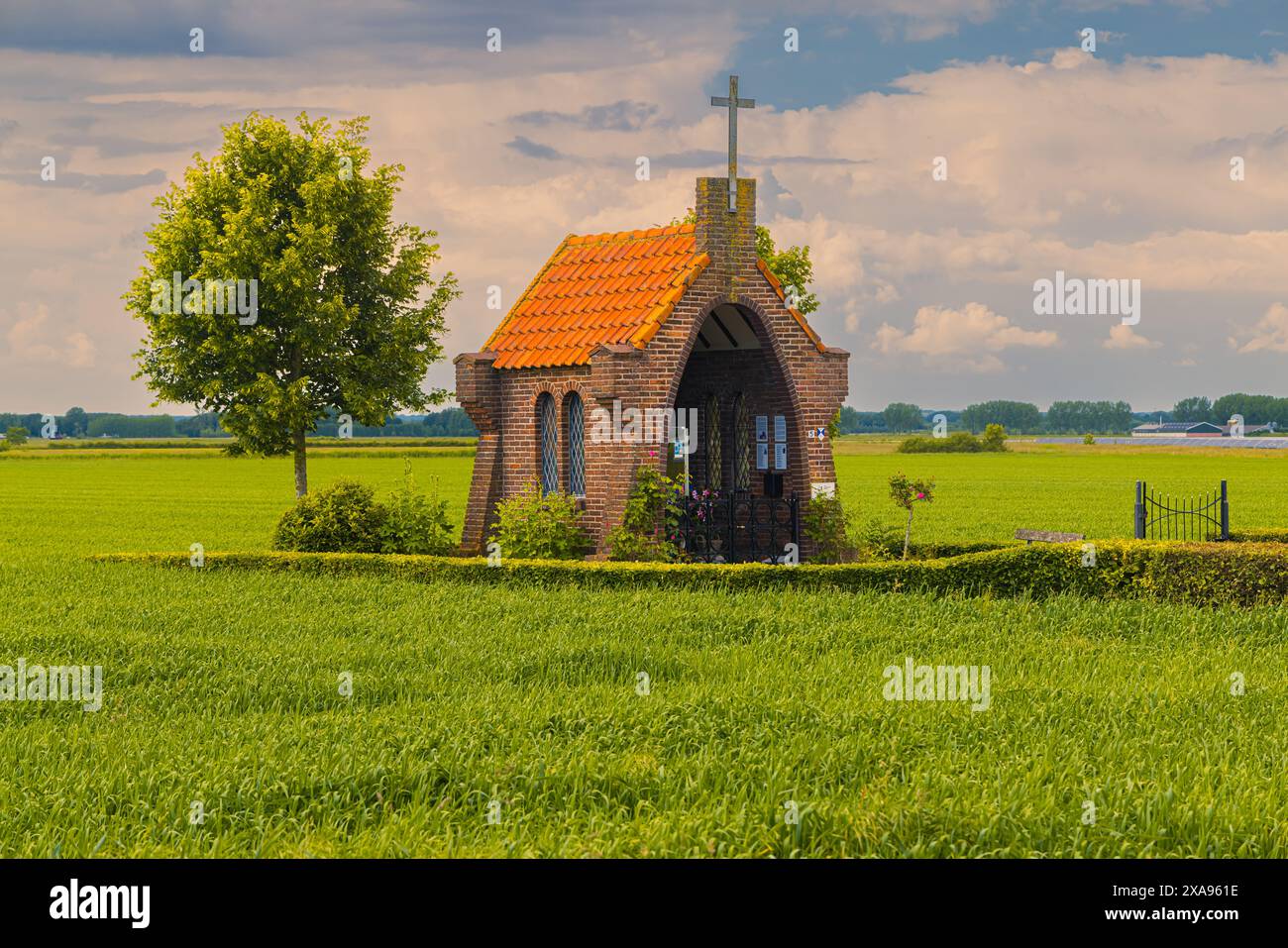 Une image du monument de la seconde guerre mondiale 'notre Dame de la floraison Betuwe' à Bemmel (municipalité de Lingewaard), aux pays-Bas, une chapelle Maria bu Banque D'Images