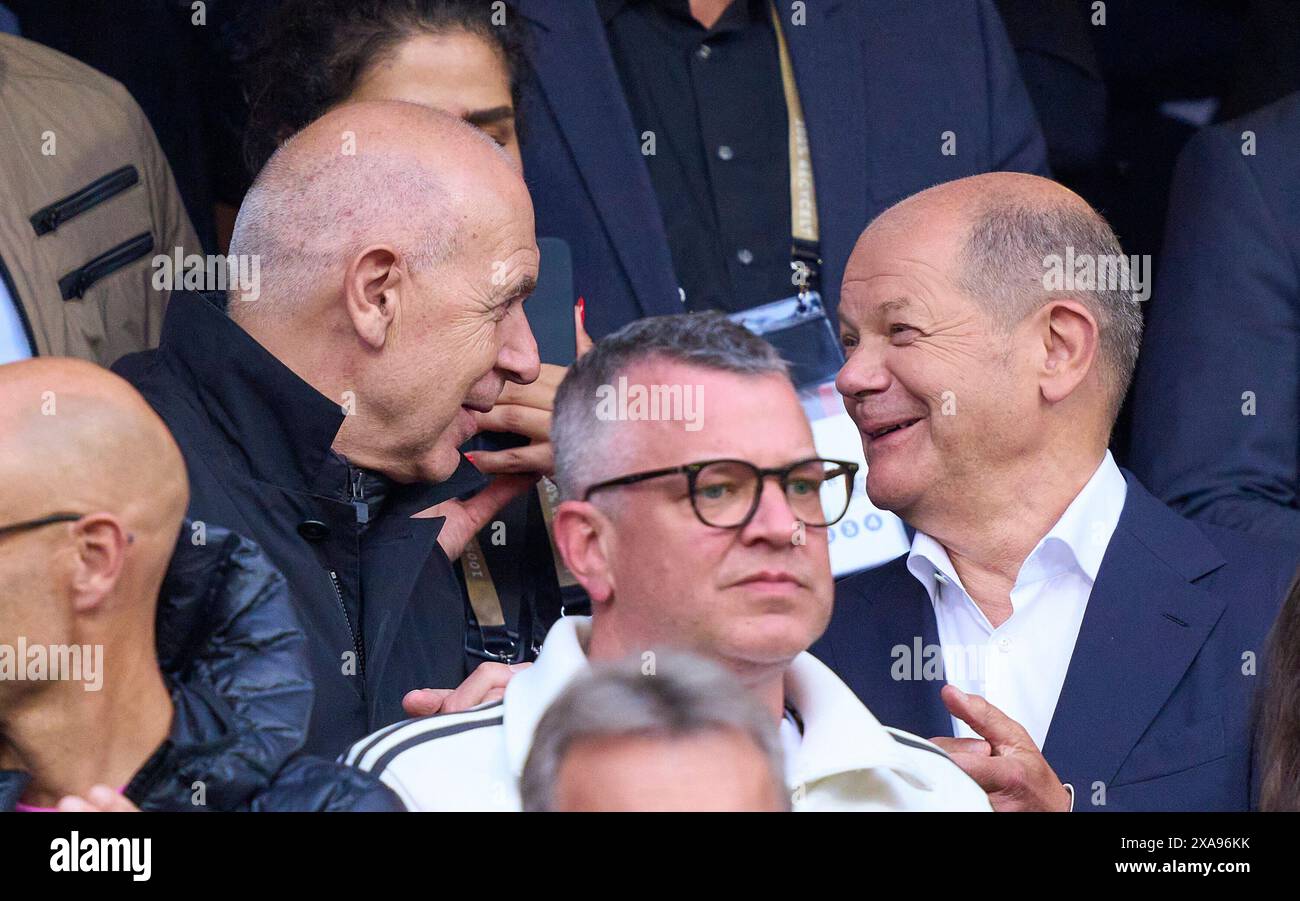 OLAF Scholz, Bundeskanzler Deutschland, (SPD) Bernd Neuendorf, président de la DFB Fédération allemande de football, dans le match amical ALLEMAGNE - UKRAINE 0-0 DEUTSCHLAND - UKRAINE en préparation pour les Championnats d'Europe 2024 le 3 juin 2024 à Nuernberg, Allemagne. Photographe : ddp images/STAR-images crédit : ddp Media GmbH/Alamy Live News Banque D'Images