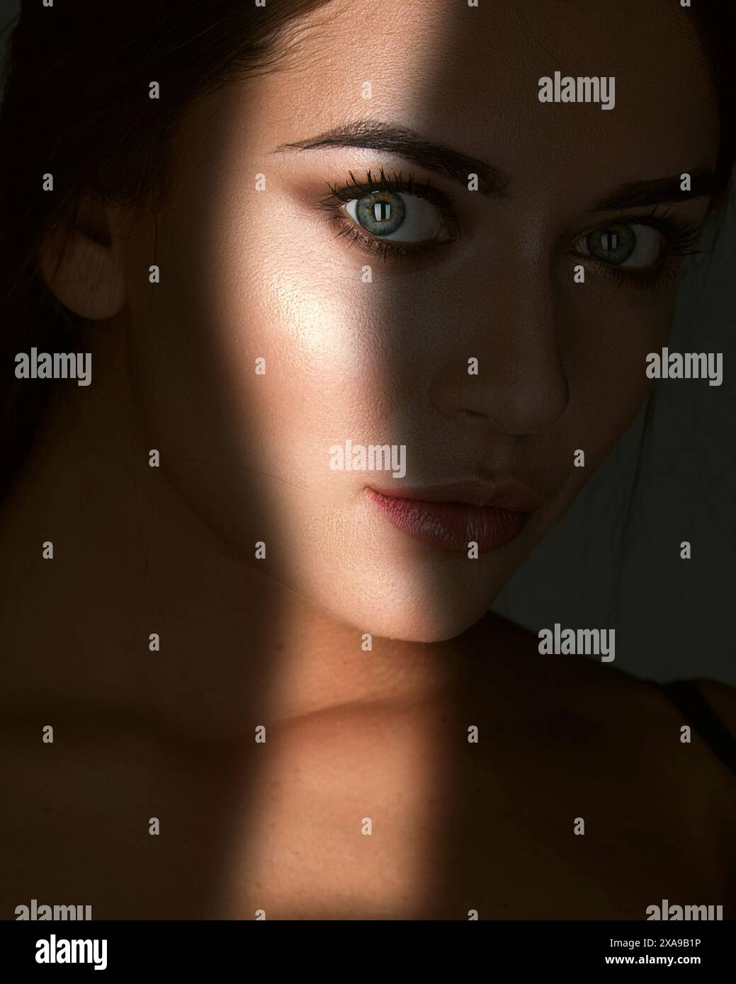 Portrait d'une belle femme à la peau parfaite Banque D'Images