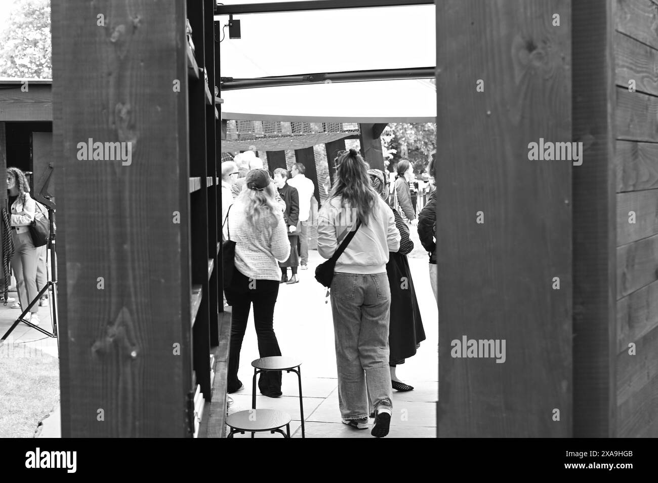 Serpentine South 7 juin - 27 octobre 2024 Serpentine est ravie d'ouvrir le 23e Pavillon Archipelagic Void, conçu par l'architecte coréen Minsuk Cho basé à Séoul et sa firme Mass Studies le vendredi 7 juin 2024, avec Goldman Sachs soutenant le projet annuel pour la dixième année consécutive. Banque D'Images