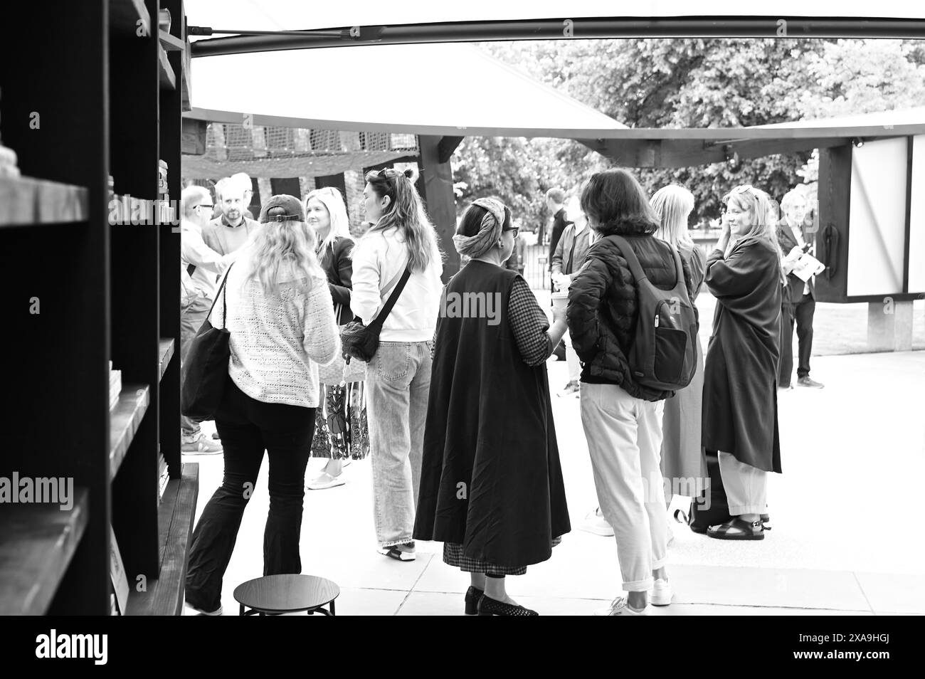 Serpentine South 7 juin - 27 octobre 2024 Serpentine est ravie d'ouvrir le 23e Pavillon Archipelagic Void, conçu par l'architecte coréen Minsuk Cho basé à Séoul et sa firme Mass Studies le vendredi 7 juin 2024, avec Goldman Sachs soutenant le projet annuel pour la dixième année consécutive. Banque D'Images