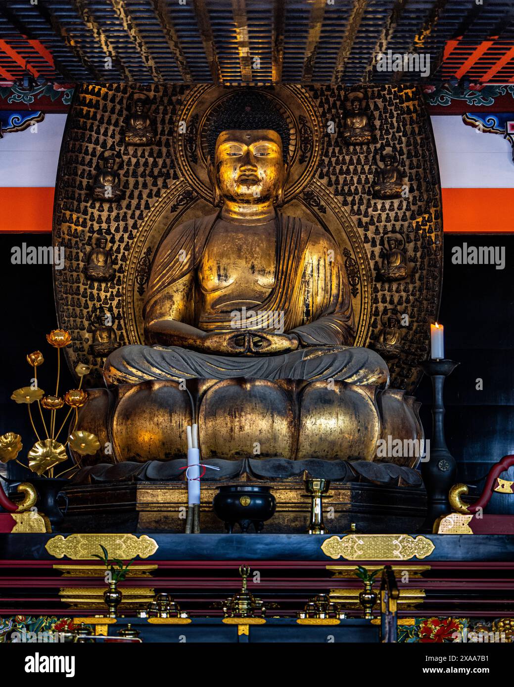 Le célèbre sanctuaire des idoles de la statue de Bouddha dans l'ancien complexe sacré du temple bouddhiste Kiyomizudera à Kyoto, au Japon Banque D'Images