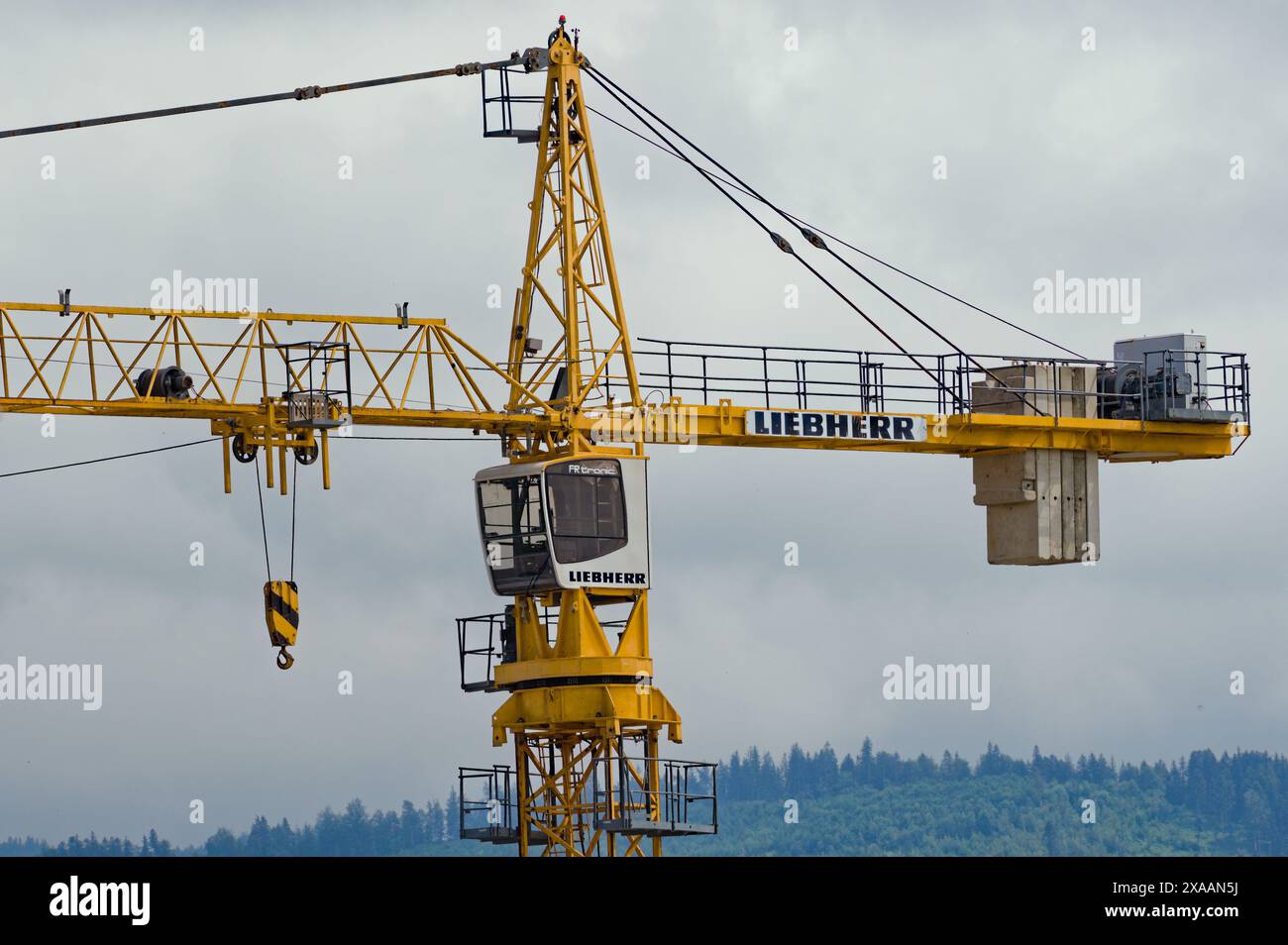 Grue à tour jaune. Banque D'Images
