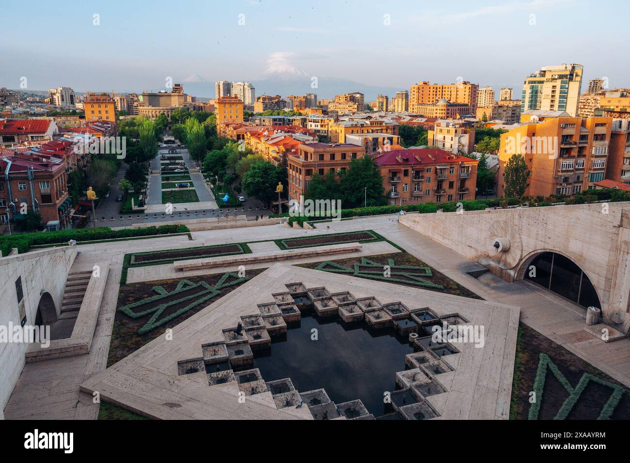 La vue du mont Ararat depuis le complexe des Cascades à Erevan, Arménie (Hayastan), Caucase, Asie centrale, Asie Banque D'Images