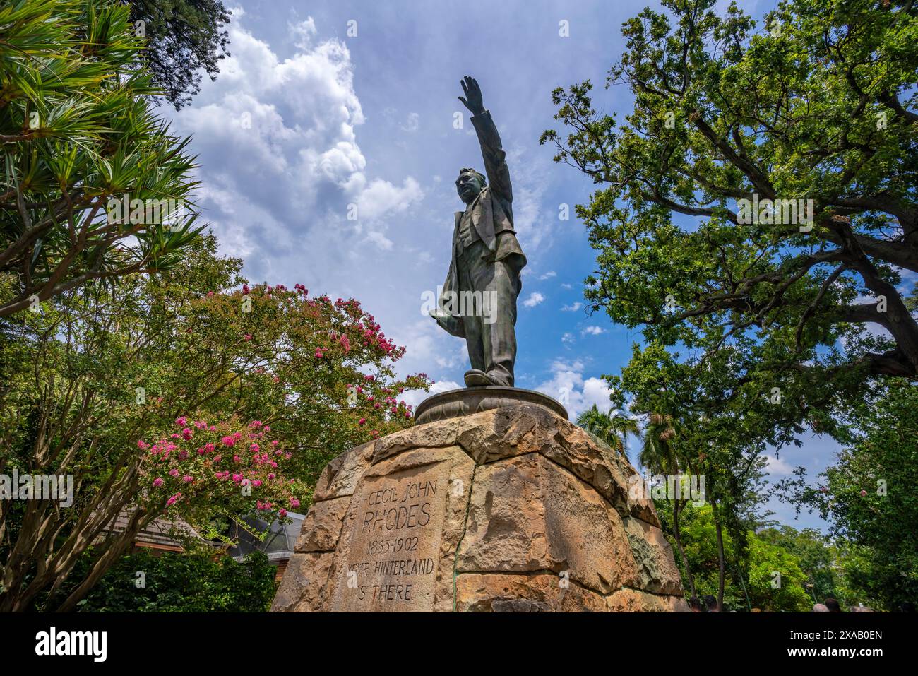 Vue de la statue de Cecil John Rhodes dans Company's Garden, Cape Town, Western Cape, Afrique du Sud, Afrique Banque D'Images