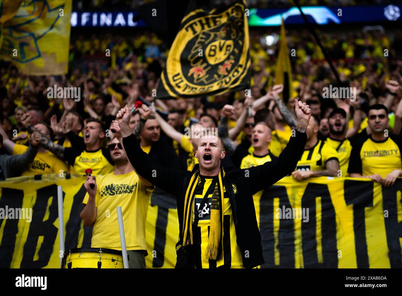 Londres, Royaume-Uni. 1er juin 2024. Les fans du Borussia Dortmund montrent leur soutien avant le match final de l'UEFA Champions League entre le Borussia Dortmund et le Real Madrid CF. Crédit : Nicolò Campo/Alamy Live News Banque D'Images