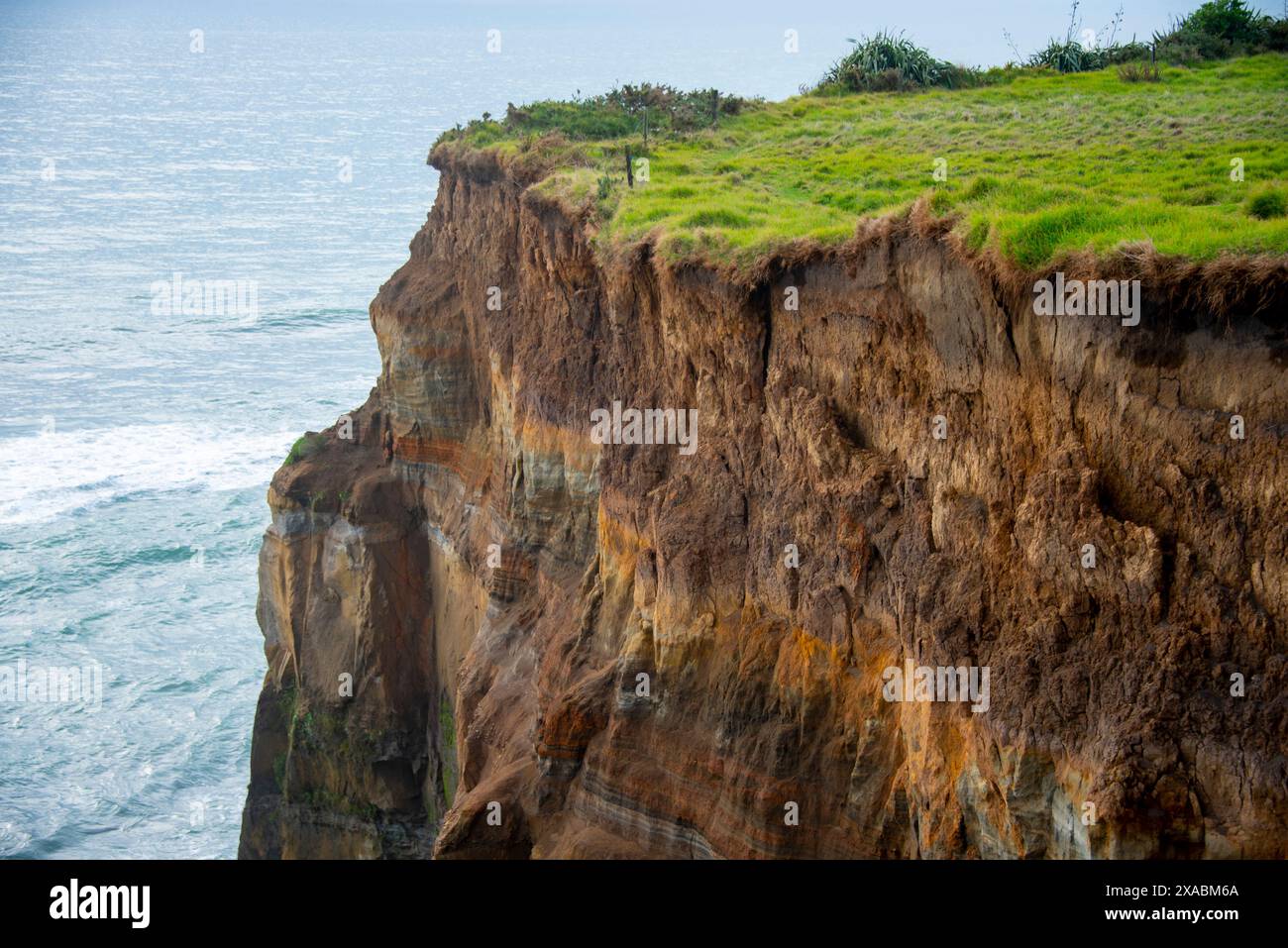 Couches sédimentaires géologiques dans Cliff Banque D'Images