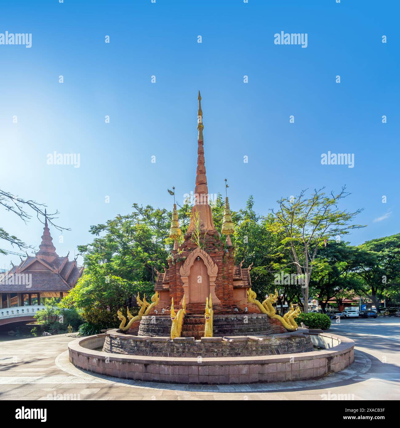 La célèbre Pagode Shwedagon à Xishuangbanna, Yunnan, Chine. Banque D'Images