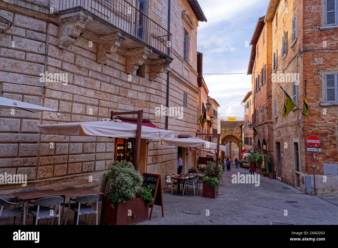 Le centre historique de Montepulciano, classé au patrimoine mondial de l'UNESCO. Montepulciano, Toscane, Italie, Europe du Sud Banque D'Images