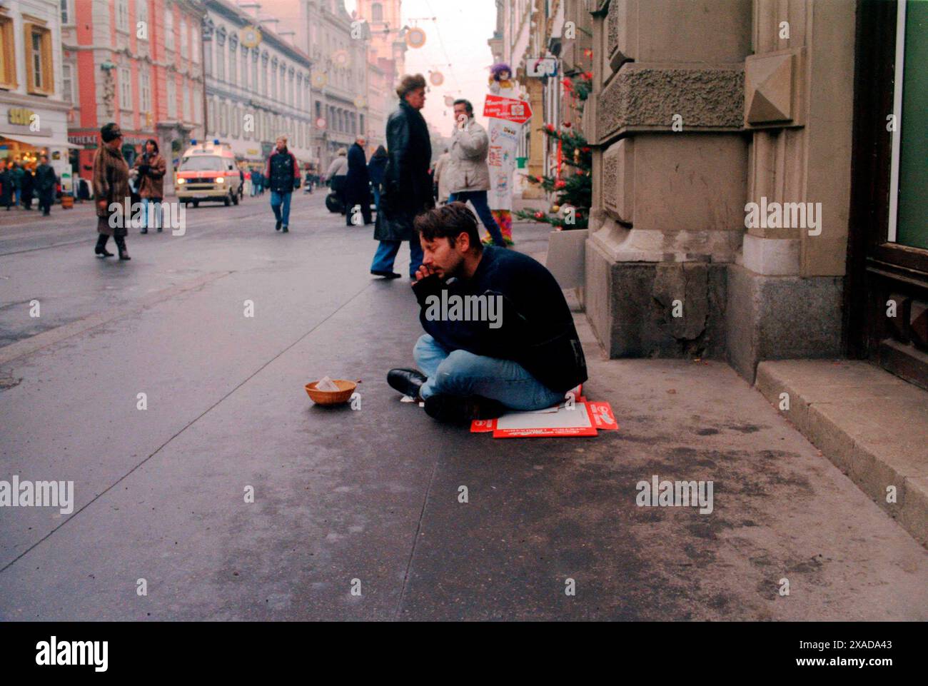 population pauvre dans notre société avec peu d'argent les pauvres dans notre société Banque D'Images