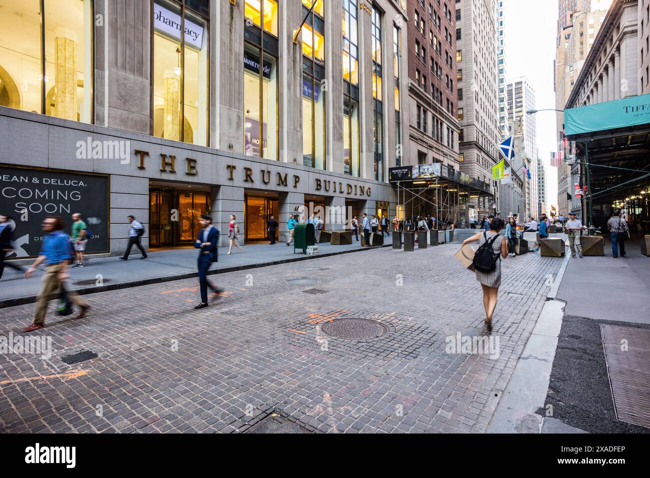 New York City, États-Unis - 23 août 2017 : façade du gratte-ciel au 40 Wall Street, également connu sous le nom de Trump Building. Banque D'Images