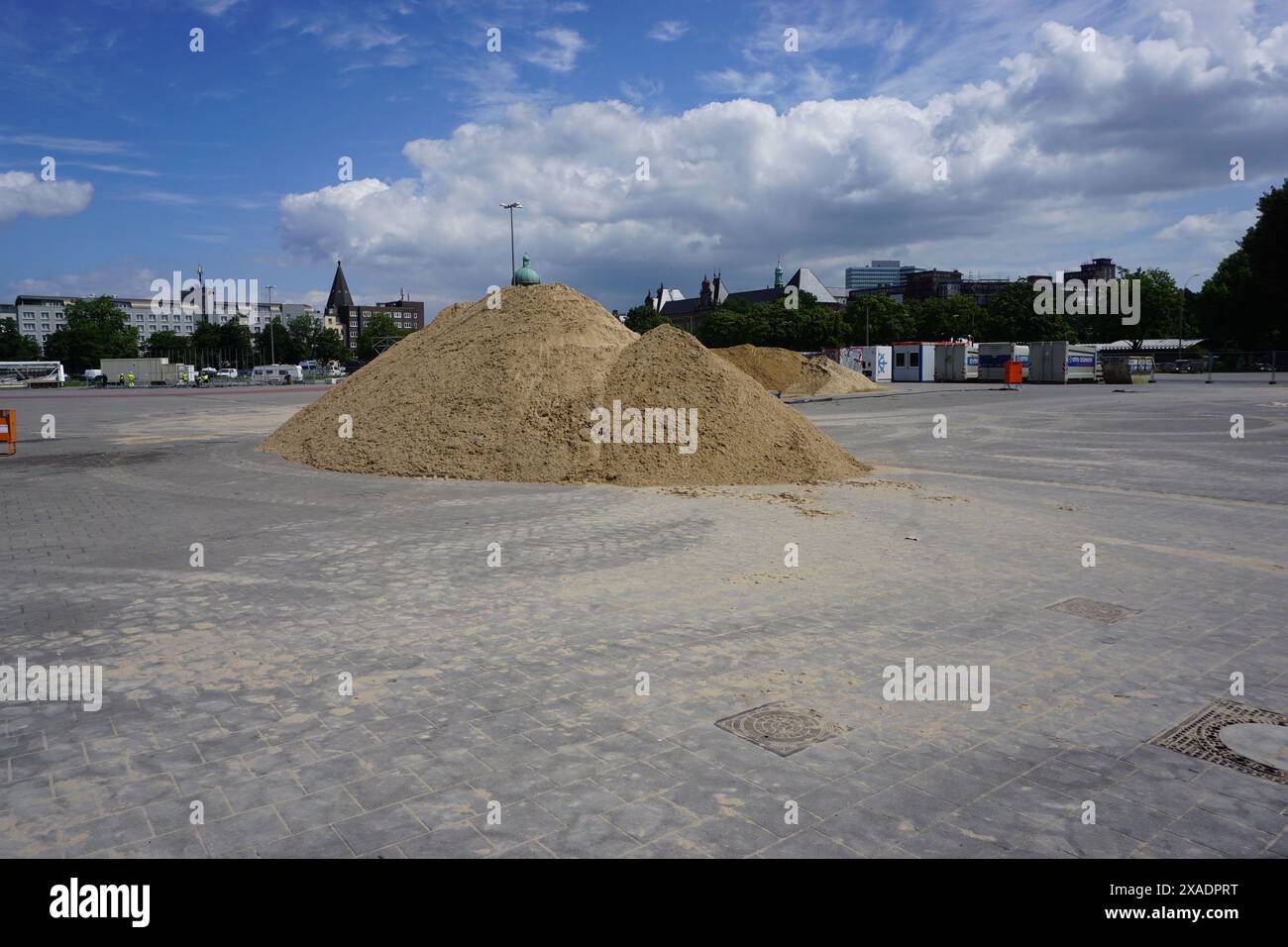 Hambourg, Allemagne. 05 juin 2024. Construction d'une zone de fans pour le Championnat d'Europe de football à Hambourg, Allemagne, le 5 juin 2024. Un futur club de plage. Crédit : Ales Zapotocky/CTK photo/Alamy Live News Banque D'Images