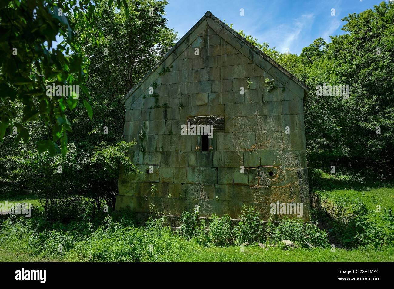 Dilijan, Arménie - 3 juin 2024 : le monastère de Jukhtakvank est un monastère arménien situé dans la province de Tavush, en Arménie. Banque D'Images