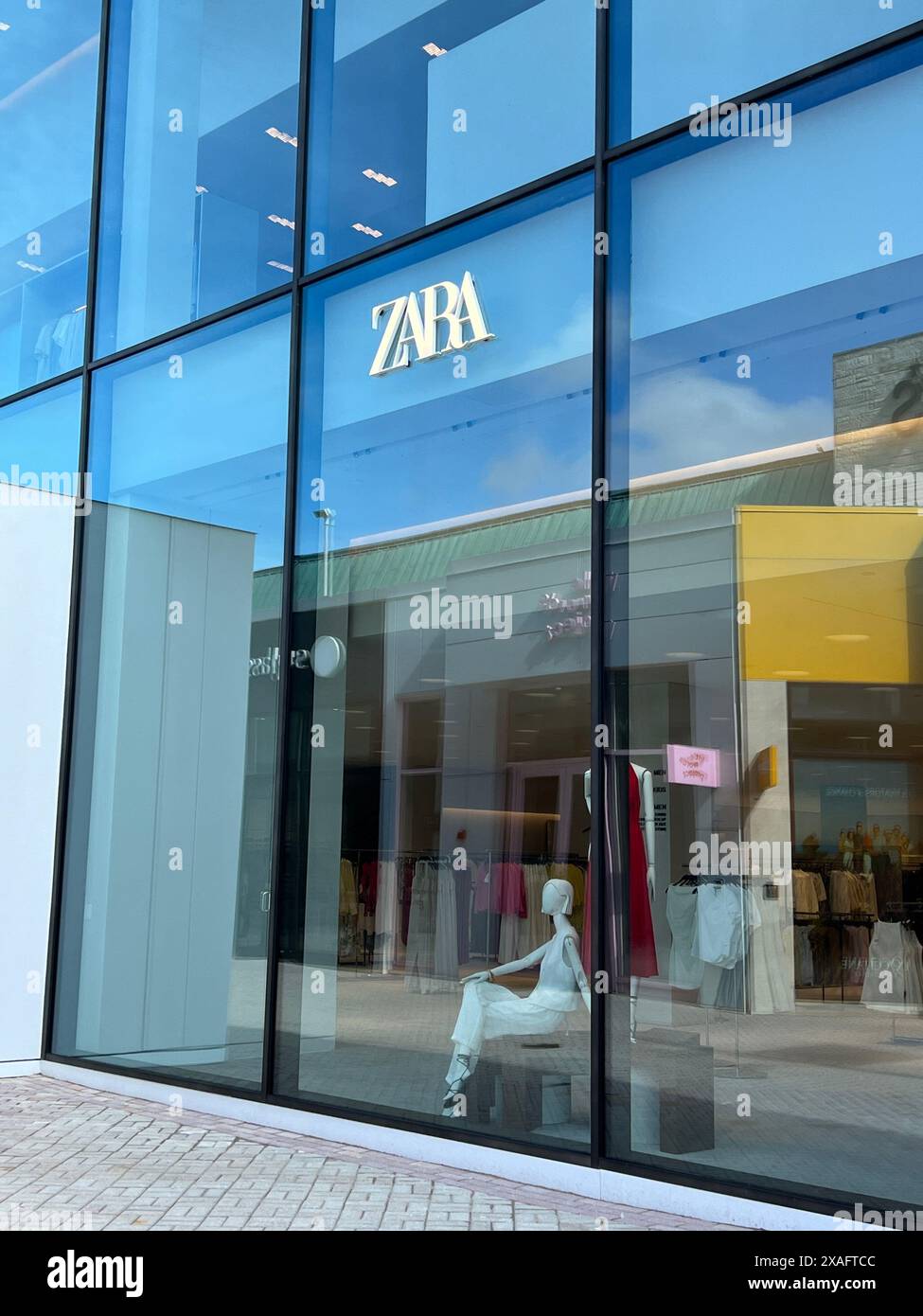 Extérieur du magasin de détail Zara au centre commercial Old Orchard à Skokie, il Banque D'Images