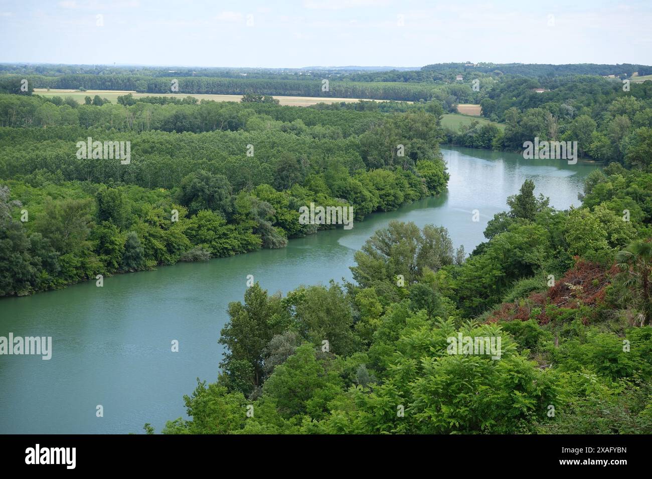 Vue sur la Garonne depuis le village médiéval d'Auvillar, Tarn-et-Garonne, Occitanie, France Banque D'Images