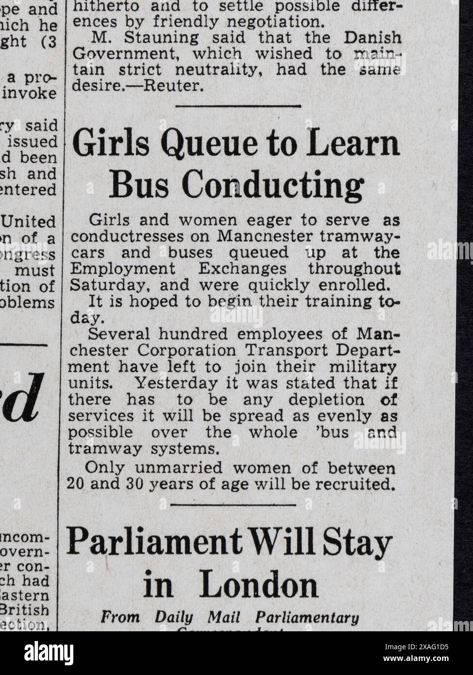 "Girls queue to Learn bus Conducting" titre dans le Daily mail (réplique) 4 septembre 1939, sur le déclenchement de la seconde Guerre mondiale. Banque D'Images