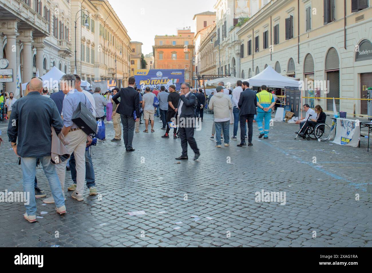 Rome, Italie. 6 juin 2024. Des militants du parti Lega assistent au rassemblement électoral de Matteo Salvini à l'occasion de la manifestation politique pour clore la campagne électorale pour les élections européennes du parti Lega à Rome. (Crédit image : © Marcello Valeri/ZUMA Press Wire) USAGE ÉDITORIAL SEULEMENT! Non destiné à UN USAGE commercial ! Banque D'Images