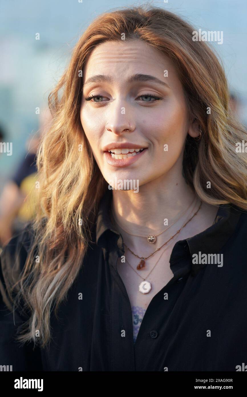 06 juin 2024 ; Barcelone, DESIGUAL fête ses 40 ans avec un DÉFILÉ spectaculaire à Barcelone où AMELIA GRAY, HARI nef défilera ; Paris-Michael Katherine Jackson en photocall Banque D'Images