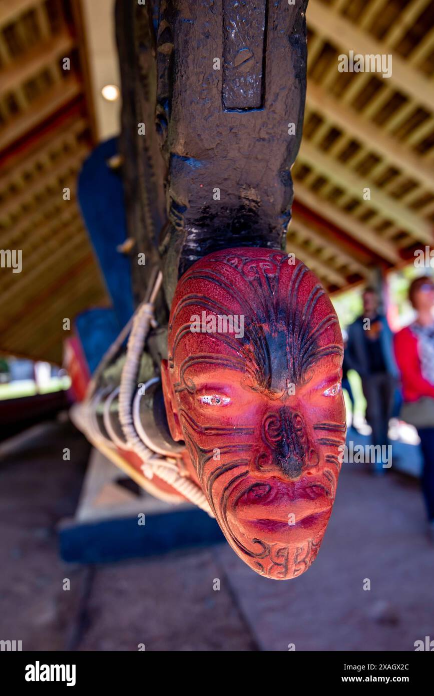 Ngātokimatawhaorua a été construit pour le centenaire de la signature du Traité de Waitangi en 1940 par les membres des tribus du nord et des Waikato de la Nouvelle-Zélande Banque D'Images
