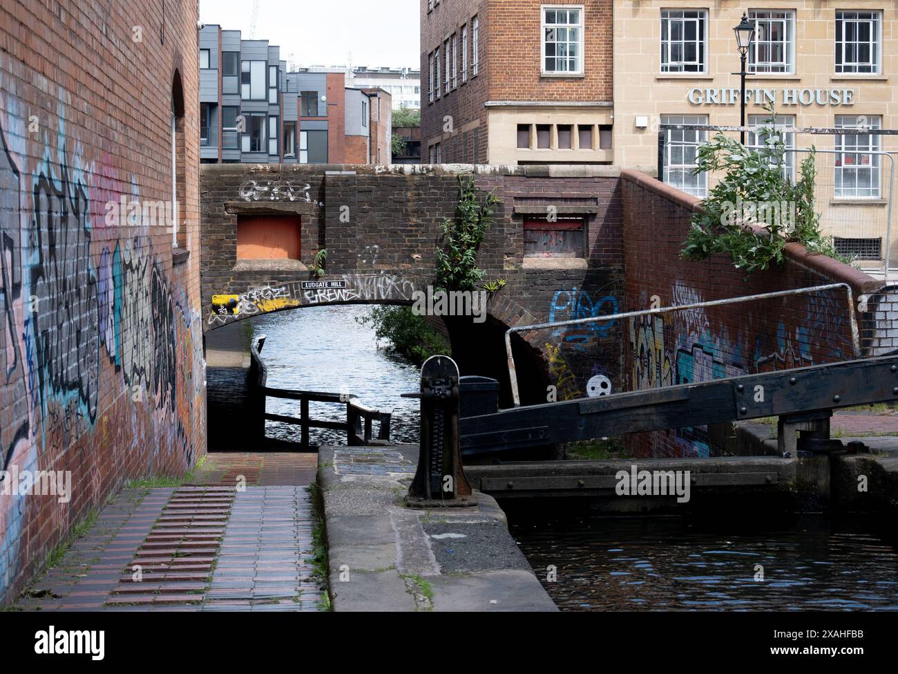 Birmingham and Fazeley canal au pont de Ludgate Hill, Birmingham, Royaume-Uni Banque D'Images