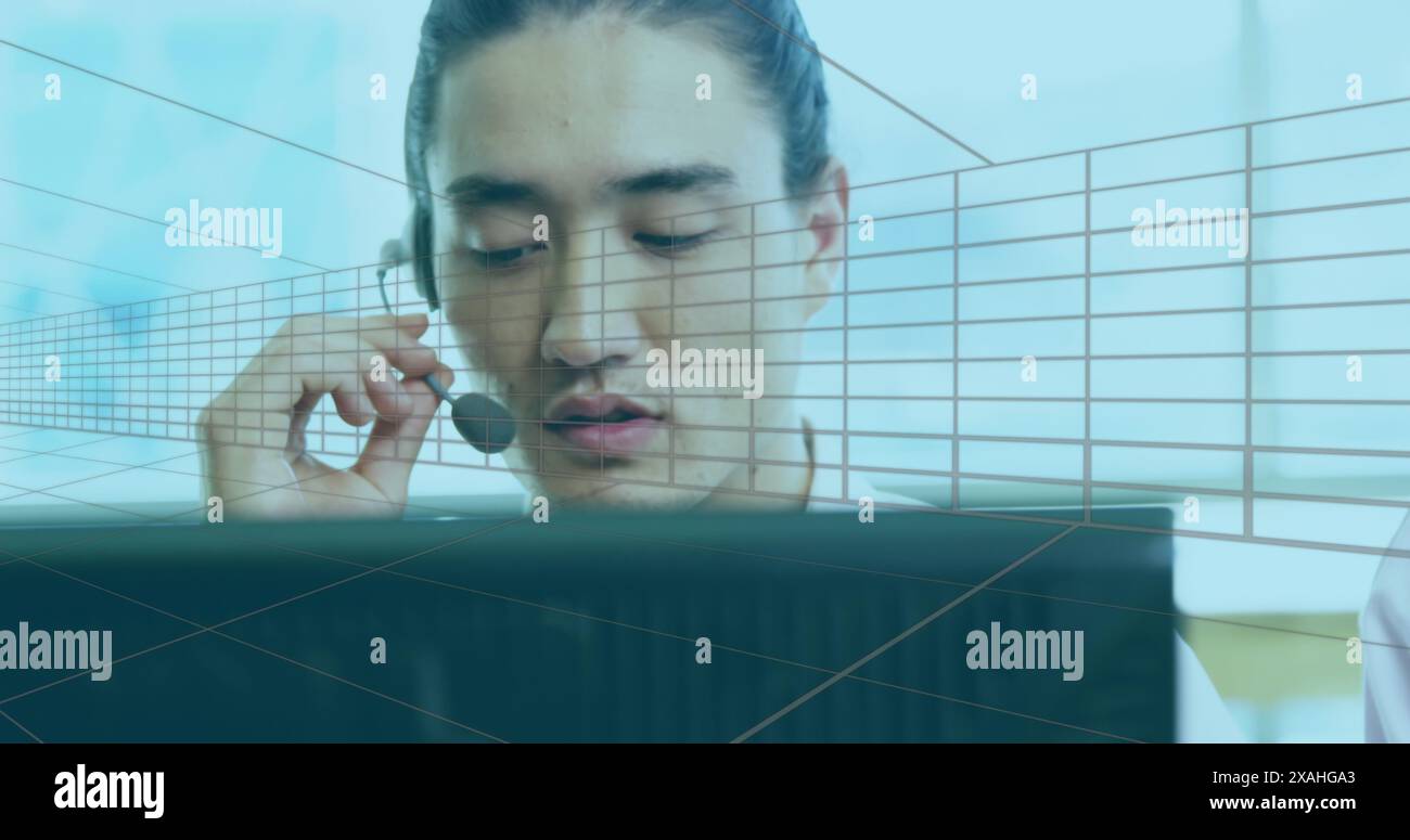 Image des statistiques et du traitement des données sur divers professionnels utilisant des casques/oreillettes Banque D'Images