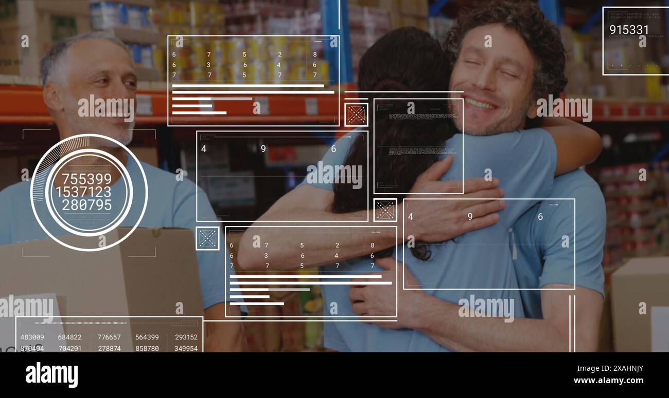 Image du traitement des données sur divers volontaires masculins et féminins se serrant dans l'entrepôt Banque D'Images