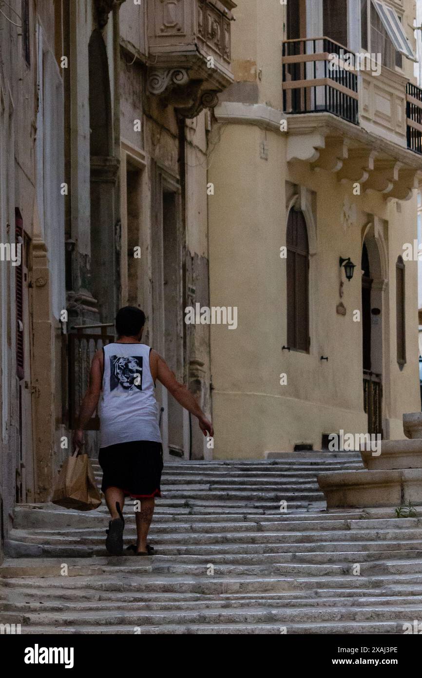 Marcher dans la rue Banque D'Images