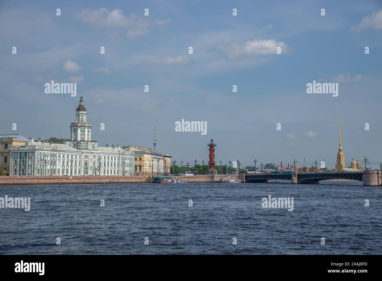 ST. PÉTERSBOURG, RUSSIE - 02 JUIN 2024 : le centre historique de Saint-Pétersbourg au petit matin Banque D'Images
