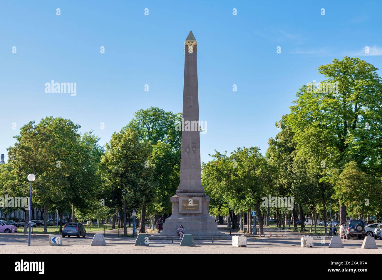 Nancy, France - juin 25 2020 : le monument Carnot, ou obélisque de Nancy, est un obélisque situé sur l'allée séparant la place Carnot et le cours Léopold. Banque D'Images