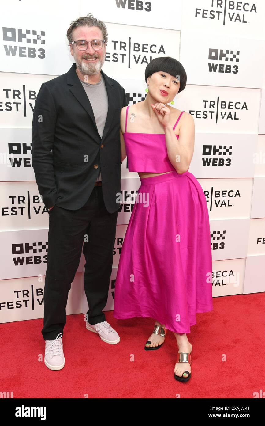 06 juin 2024 - New York, New York - Neil Berkeley et Atsuko Okatsuka au Tribeca film Festival 2024 première mondiale de â€œGROUP THERAPYâ€ au BMCC Tribeca Performing Arts Center à New York, NY, USA. (Crédit image : © Ylmj/AdMedia via ZUMA Press Wire) USAGE ÉDITORIAL SEULEMENT! Non destiné à UN USAGE commercial ! Banque D'Images