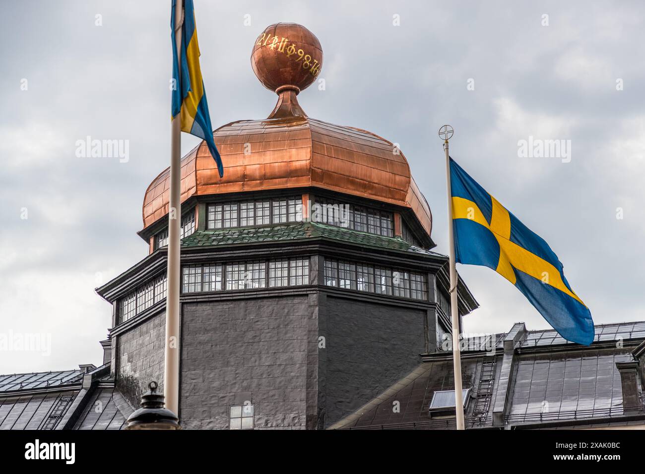 Le Gustavianum d'Uppsala est le plus ancien bâtiment universitaire d'Uppsala. Il a été construit au 17ème siècle et a été un cadeau du roi Gustave II Adolf. Le Theatrum Anatomicum est situé dans le hall sous le dôme de cuivre, qui a été rénové en 2024. Le bâtiment est aujourd'hui un musée et expose les collections de l'université, l'égyptologie, l'archéologie et l'histoire des sciences. Uppsala, Suède Banque D'Images