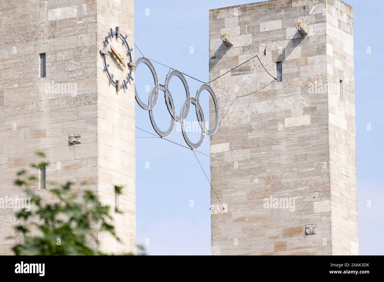 Berlin, Allemagne. 14 juillet 2024. Cette photo prise le 7 juin 2024 montre une vue de l'Olympiastadion de Berlin à Berlin, capitale de l'Allemagne. L'UEFA Euro 2024 se tiendra du 14 juin au 14 juillet 2024 dans dix villes d'Allemagne. L’Olympiastadion de Berlin accueillera six matchs, trois en phase de groupes, un tour de 16, un quart de finale et le match final. Crédit : Inaki Esnaola/Xinhua/Alamy Live News Banque D'Images