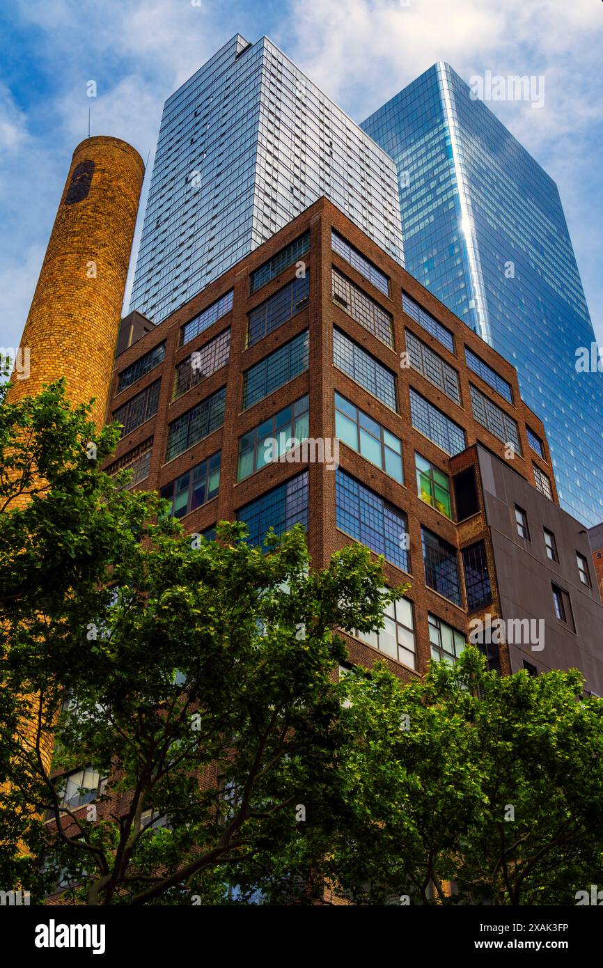 Gratte-ciel fascinants à Hudson Yards, Midtown Manhattan, New York, États-Unis. Midtown Manhattan est la partie centrale de la ville de New York a Banque D'Images