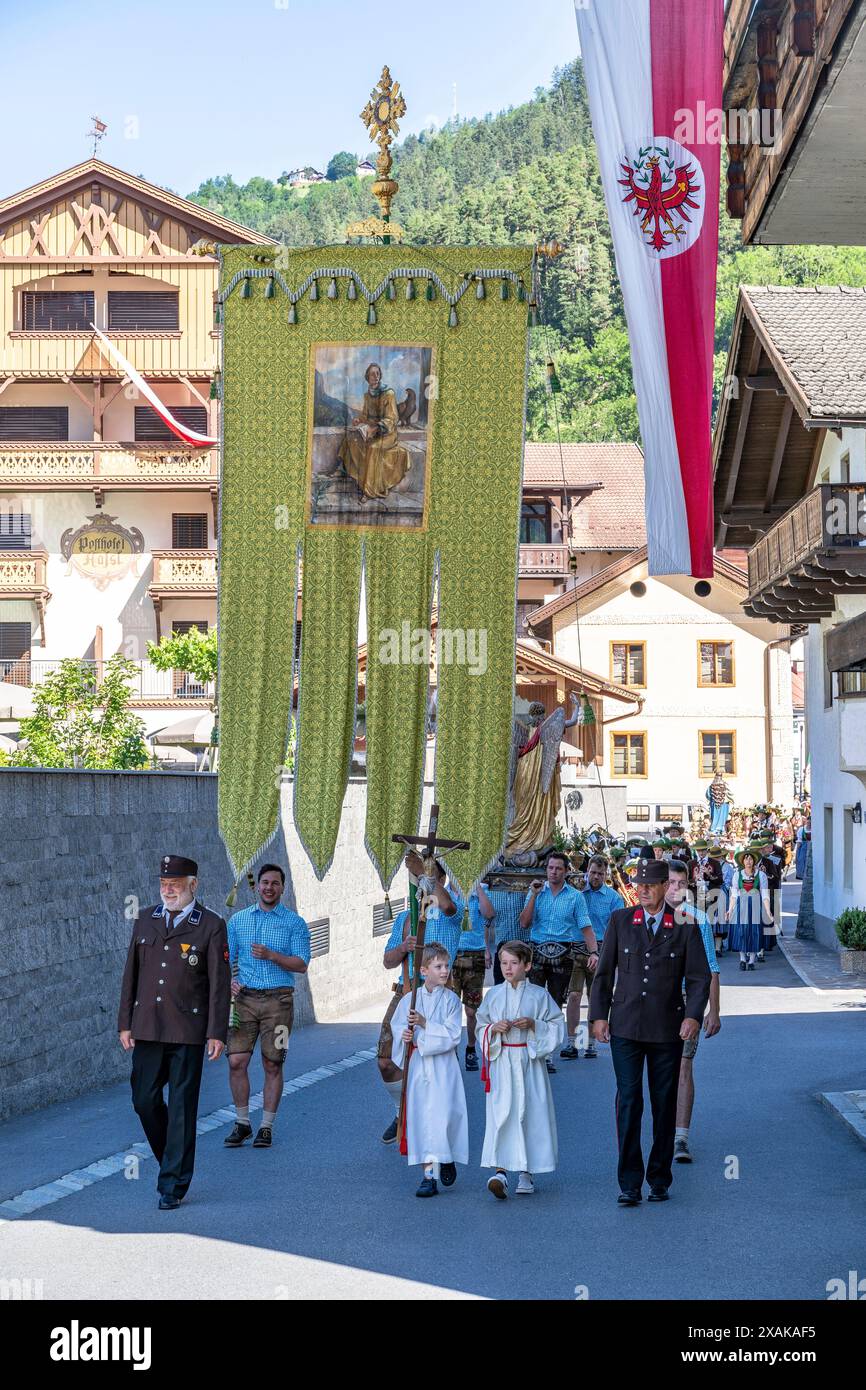 Europe, Autriche, Tyrol, Alpes de Ötztal, Ötztal, Oetz, procession du Sacré-cœur à Ötztal Banque D'Images
