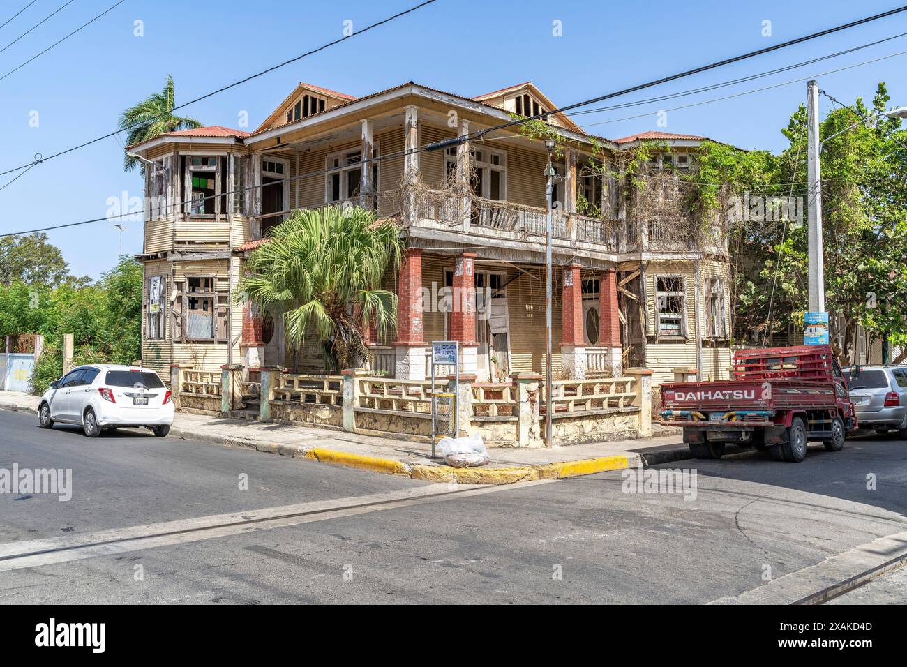 Amérique du Nord, Caraïbes, Grande Antilles, Île d'Hispaniola, République dominicaine, province de Monte Cristi, San Fernando de Monte Cristi, vieille maison dans les rues de Montecristi Banque D'Images