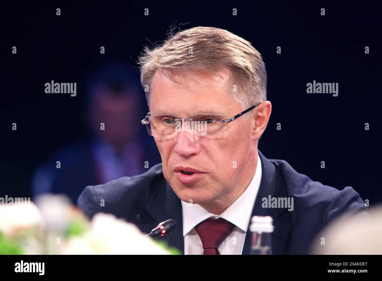 Saint-Pétersbourg, Russie. 06 juin 2024. Mikhail Murashko, ministre de la santé de la Fédération de Russie, assiste à une session sur le développement des technologies de soins de santé sur la voie d’une vie saine dans le cadre du Forum économique international de Petersburg 2024 (SPIEF 2024). (Photo de Maksim Konstantinov/SOPA images/SIPA USA) crédit : SIPA USA/Alamy Live News Banque D'Images