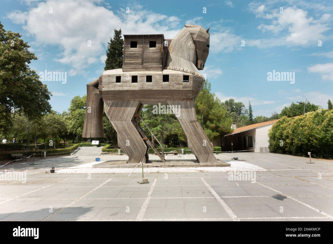 TheTrojan cheval est la structure symbolique de la ville antique à l'entrée de la ville antique de Troie, Turquie Banque D'Images