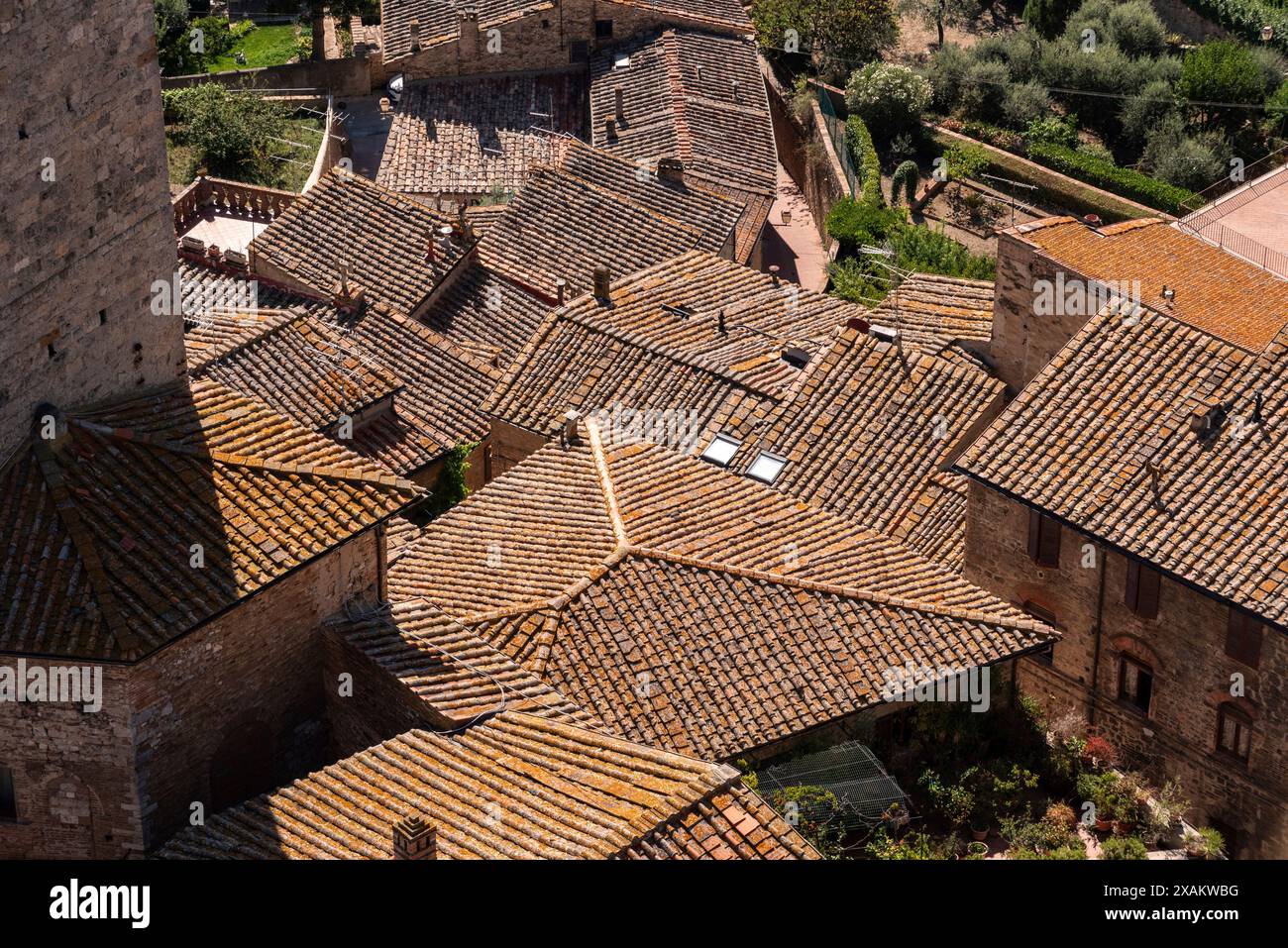 Large vue panoramique sur le centre-ville de San Gimignano, vue de Torre Grosso, Italie Banque D'Images