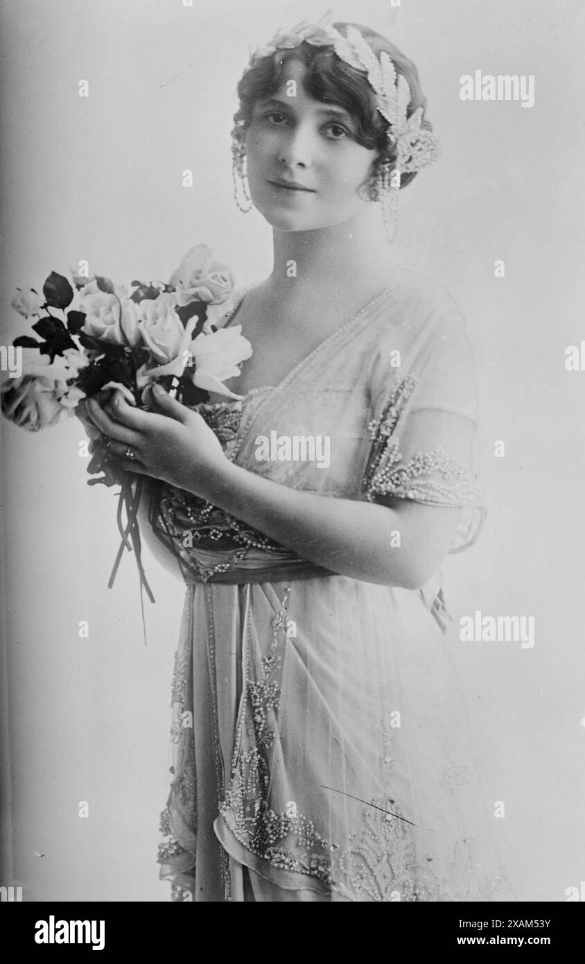 Sari Petrass, entre c1910 et c1915. Montre l'actrice et chanteuse hongroise d'opérette sa&#xb4;ri Petra&#xb4;ss (1888-1930). Banque D'Images