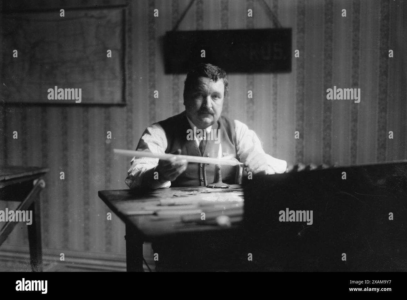 Fabrication d'oeil de verre, entre c1915 et c1920. Banque D'Images