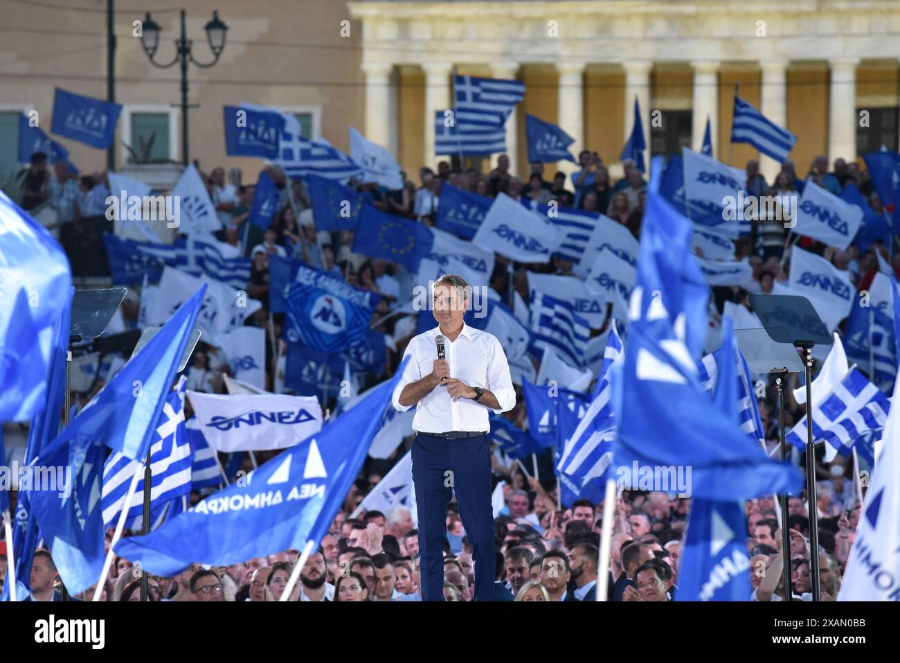 Le premier ministre grec Kyriakos Mitsotakis tient la campagne principale pour les élections européennes à Athènes le premier ministre grec Kyriakos Mitsotakis parle aux partisans du parti Nouvelle démocratie lors de la campagne principale avant les élections européennes à Athènes. Athènes Grèce Copyright : xNicolasxKoutsokostasxNicolasxKoutsokostasx DSC 202406070472 Banque D'Images