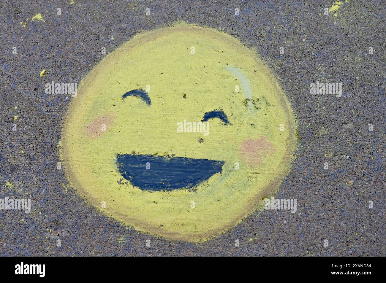 Dessin de craie de visage heureux Banque D'Images