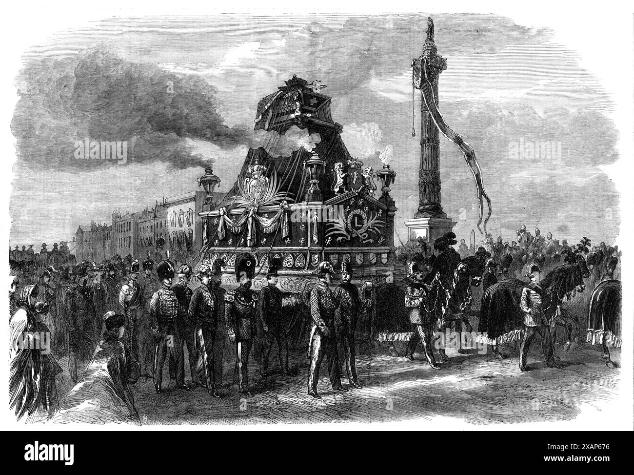 Funérailles de feu le Roi des Belges : la voiture funéraire passant la colonne sur la place du Congrèsés à Bruxelles - d'après un croquis de notre artiste spécial, 1865. La procession passant '...in devant la célèbre colonne qui est surmontée d'une statue du défunt roi Léopold... le corbillard, ou voiture funéraire, était une immense structure en noir et or, entourée d'urnes d'encens brûlants, et recouvert par le manteau royal de velours rouge avec une bordure hermine, sur laquelle ont été placés le sceptre et la couronne. Les cordes de la pall étaient tenues, à droite, par le Prince de ligne, par M. Rogier (Mi Banque D'Images