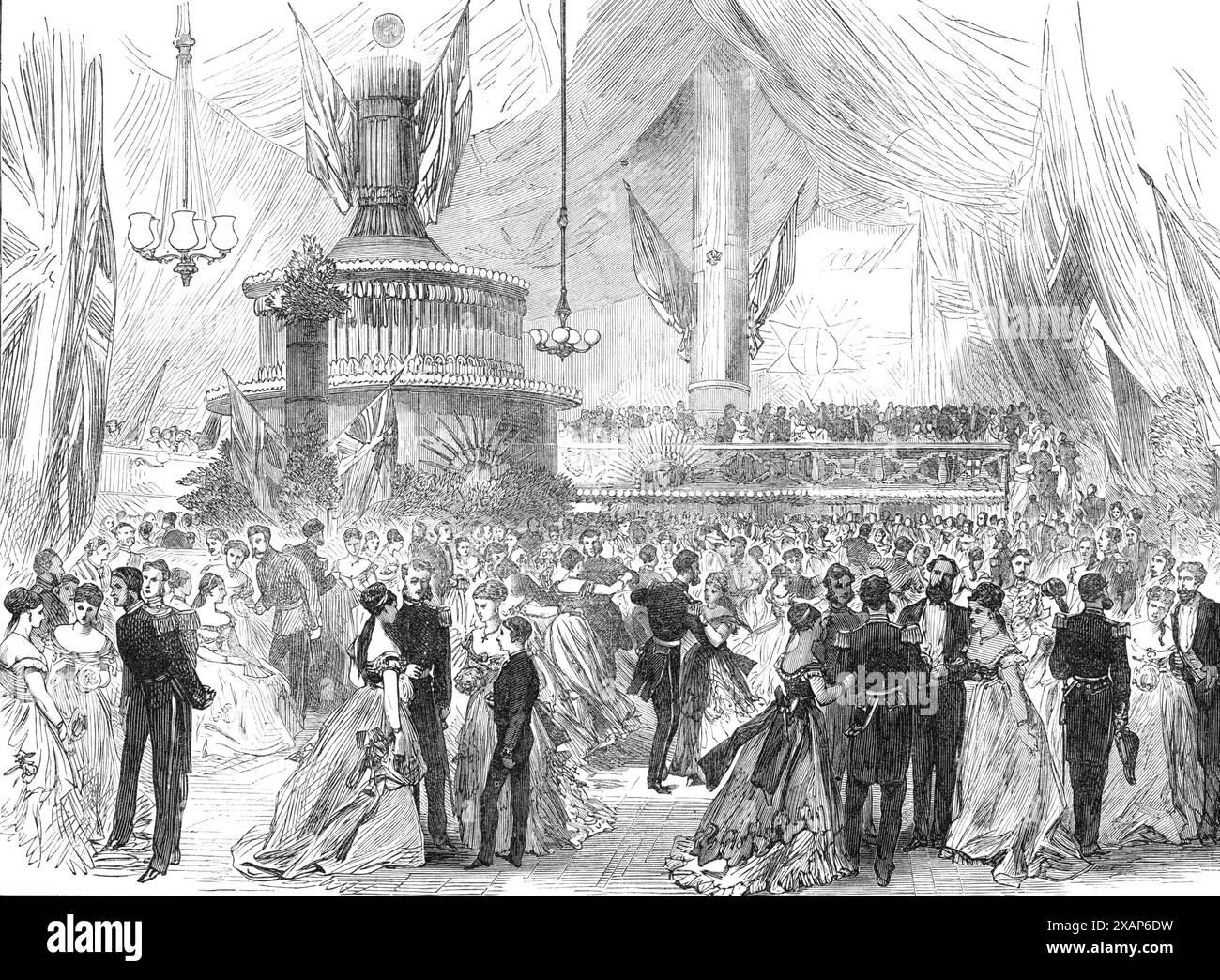 Bal de la Saint-Sylvestre à bord du H.M.S. Caledonia, à Malte, 1869. Grand bal donné par Lady Clarence Paget, '...épouse du noble vice-amiral commandant la flotte méditerranéenne, à bord de son navire amiral, H.M.S. Caledonia, aux amis de son ladyship à Malte. Il a été assisté par une compagnie de près de six cents invités... le pont supérieur du navire a présenté une scène magnifique. L'espace clos et couvert d'auvents était de plus de 200 pieds. Long ; les auvents ont été suspendus à la hauteur de plus de 60 pieds., décorés avec les drapeaux de la vieille Angleterre et de toutes les Nations, et brillamment illuminés avec du gaz ; tous t Banque D'Images