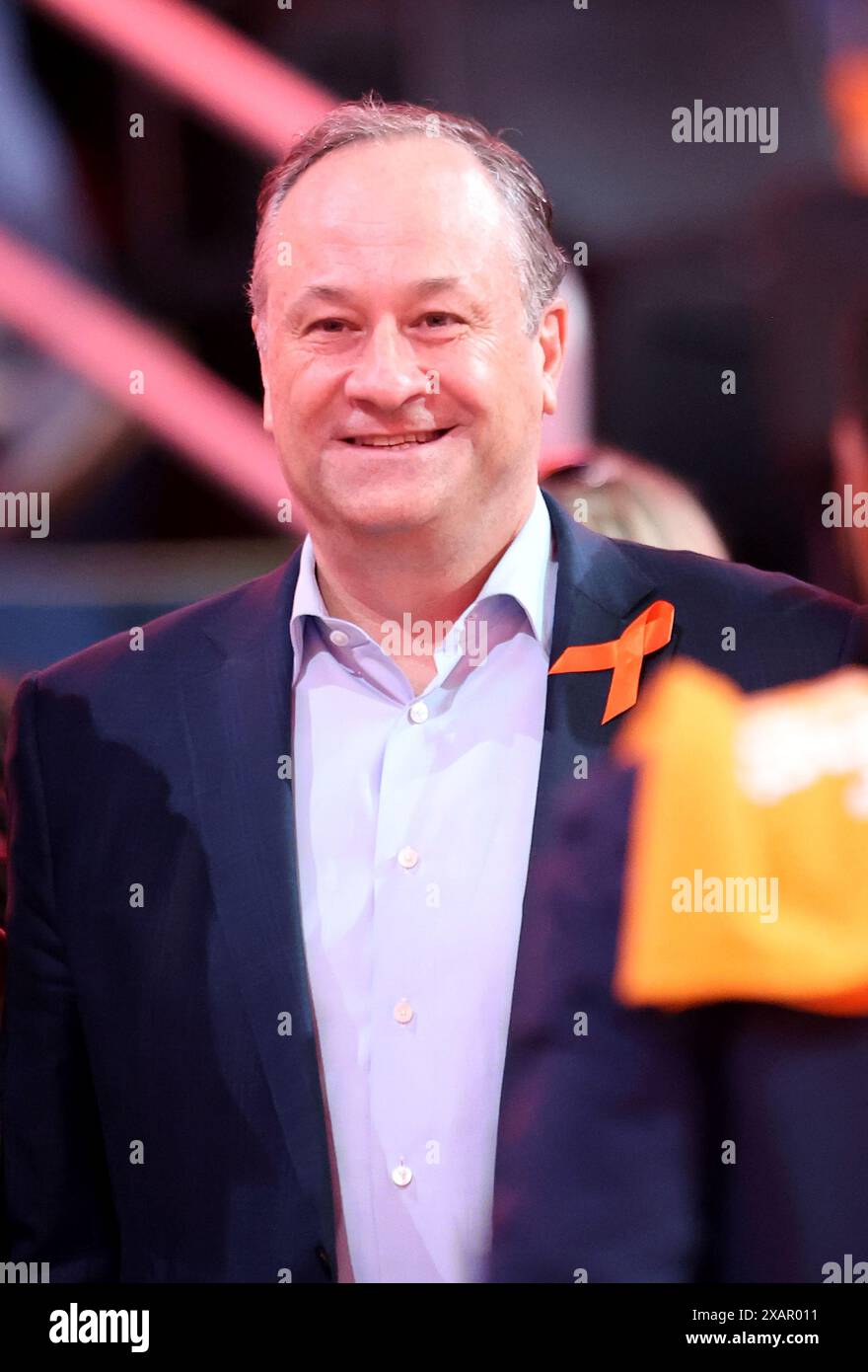 Washington, DC, États-Unis. 7 juin 2024. Deuxième gentleman des États-Unis, Douglas Emhoff vu au match de la WNBA où les Washington Mystics de la WNBA accueillent la fièvre de l'Indiana le 7 juin 2024 à la Capital One Arena de Washington, DC crédit : Mpi34/Media Punch/Alamy Live News Banque D'Images